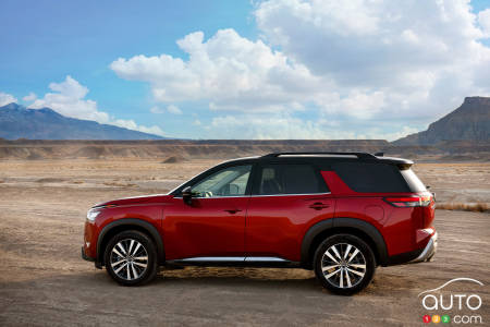 2022 Nissan Pathfinder, profile